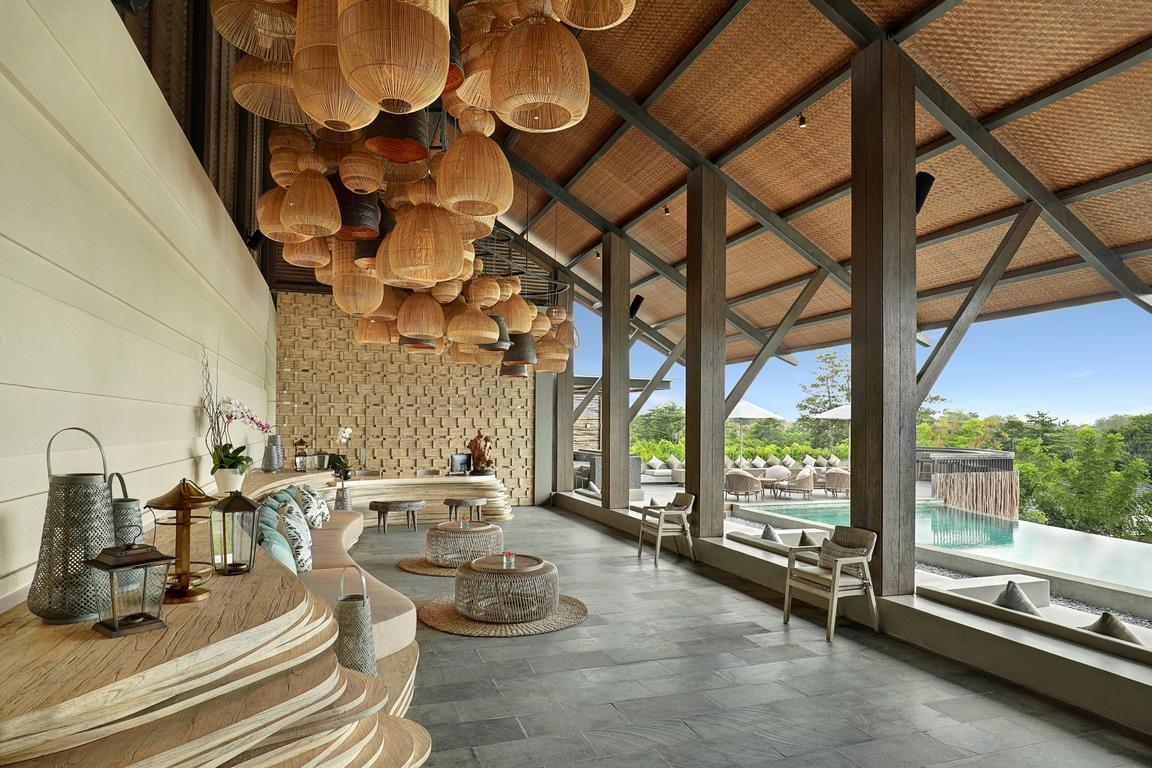 Cross Bali Breakers Hotel Jimbaran  Exterior photo