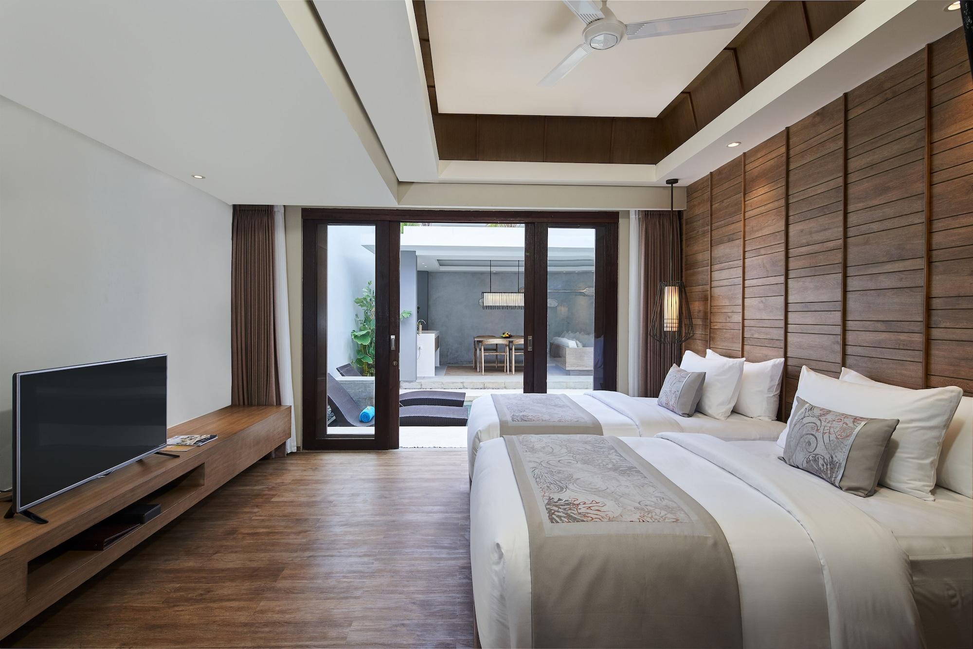 Cross Bali Breakers Hotel Jimbaran  Exterior photo