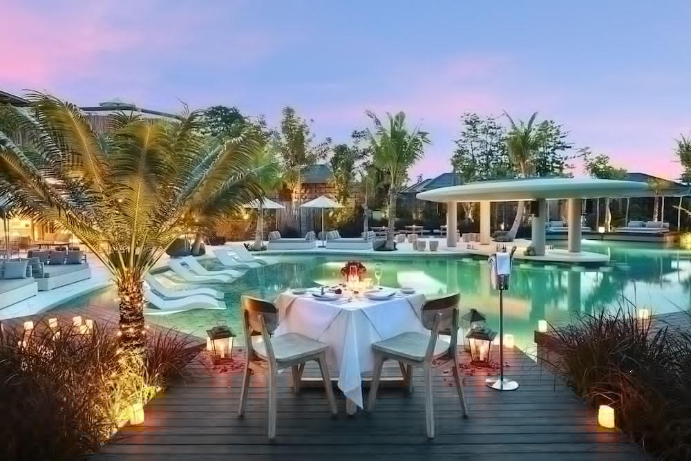 Cross Bali Breakers Hotel Jimbaran  Exterior photo