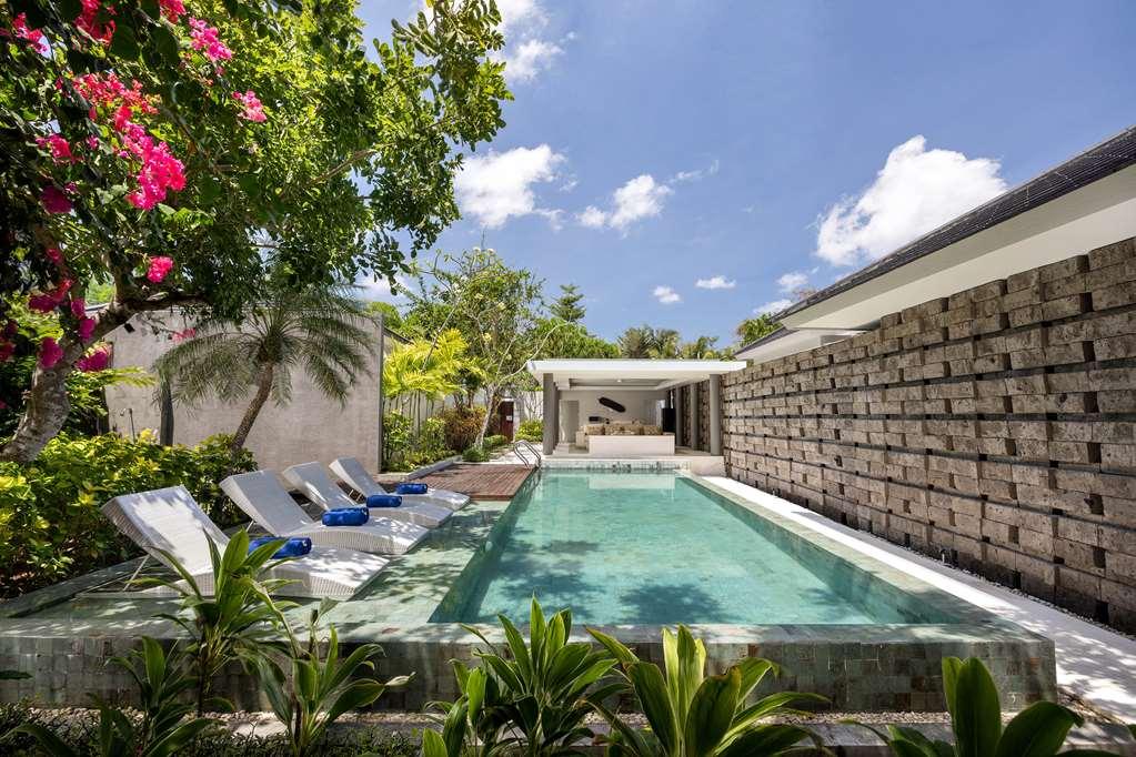 Cross Bali Breakers Hotel Jimbaran  Room photo